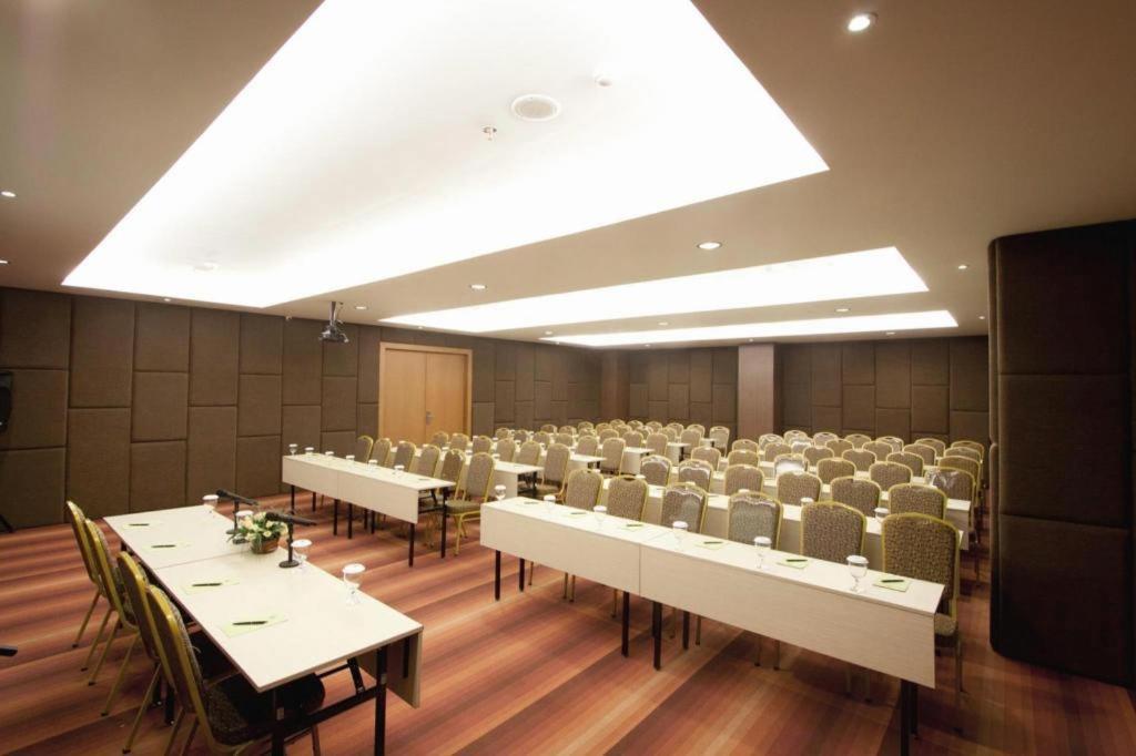 Aswin Hotel And Spa Makassar Eksteriør billede