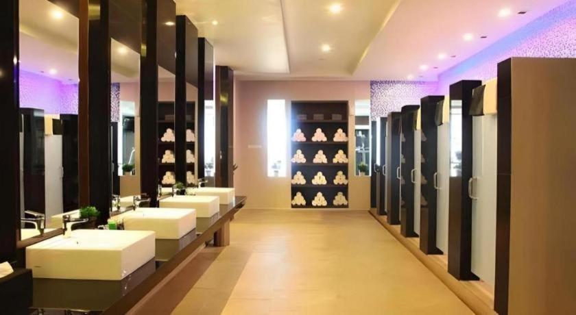 Aswin Hotel And Spa Makassar Eksteriør billede