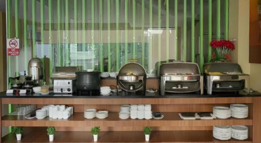 Aswin Hotel And Spa Makassar Eksteriør billede